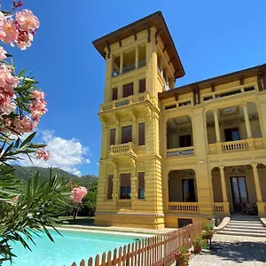 villa-moorings.it-tuscanyhotel.com/
