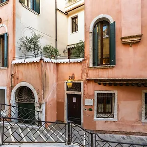 hotel-casa-verardo.hotelslidodijesolo.com/